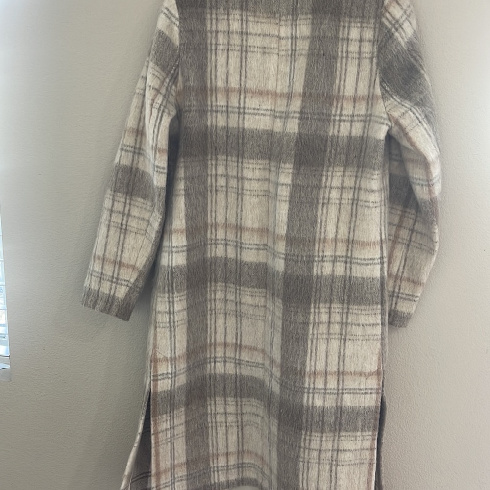 Coat - Picture 7 of 9